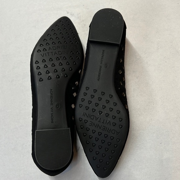 Womens ADRIENNE Vittadini  pointed toe laser-cutout Flats- Black 6M - Picture 3 of 4